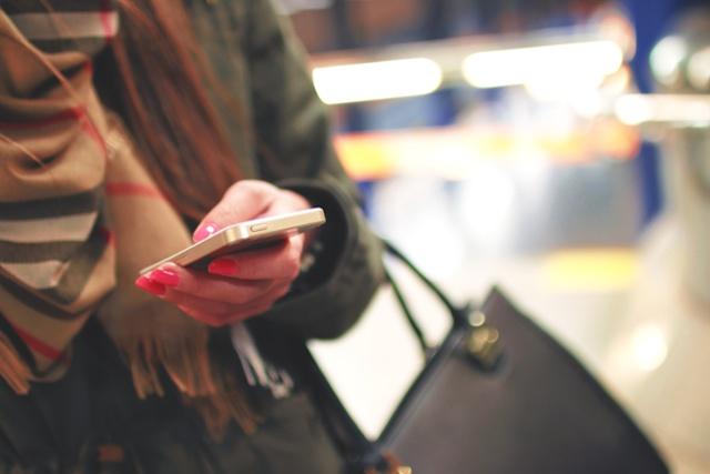 Mobile Connects online & in-store experiences Mobile Connects online & in-store experiences